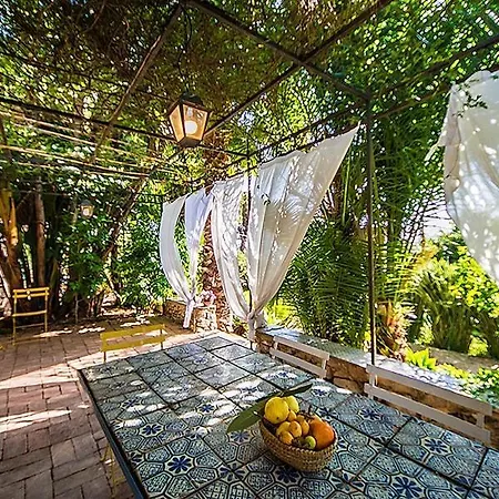 Casa Portico, Con Piscina In Comune Terrasini