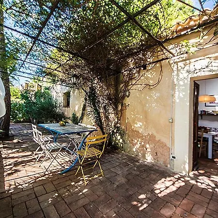 Casa Portico, Con Piscina In Comune Vakantiehuis