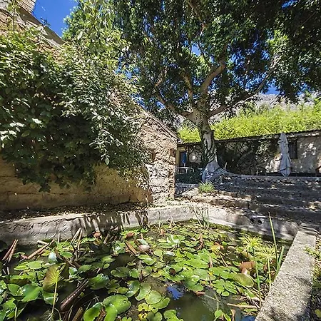 Casa Portico, Con Piscina In Comune Vakantiehuis
