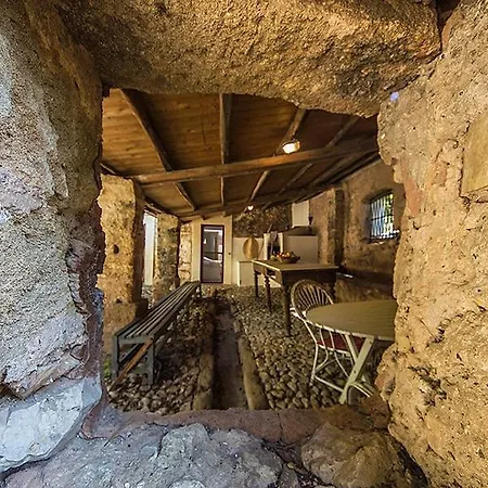 Casa Portico, Con Piscina In Comune Vakantiehuis